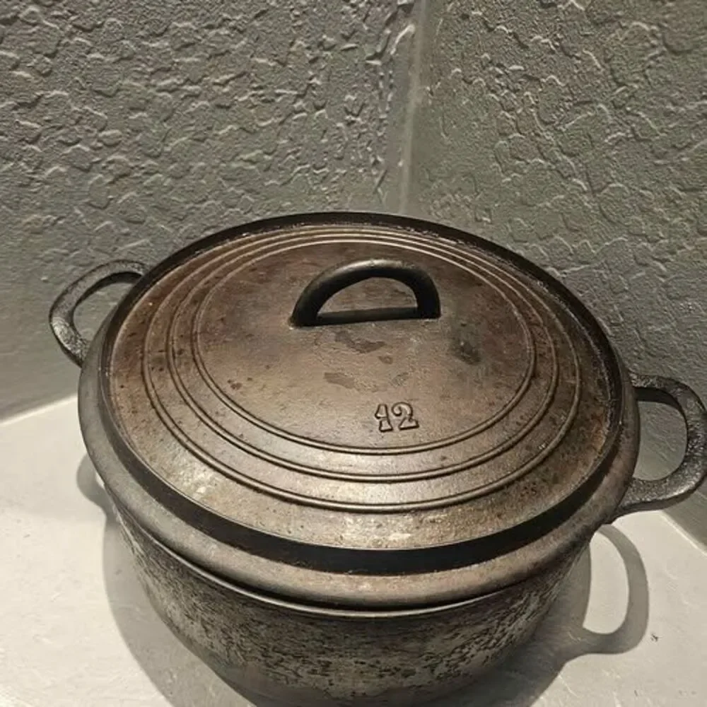 Vintage #12 Cast Iron Dutch Oven with Lid Piede-Selle Ardennes Fumay